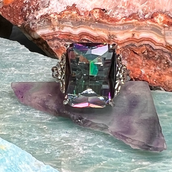independent Jewelry - 🔥Simulated mystic topaz ring size 5